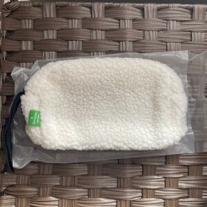 NWOT Kate Spade White Sherpa Makeup Bag